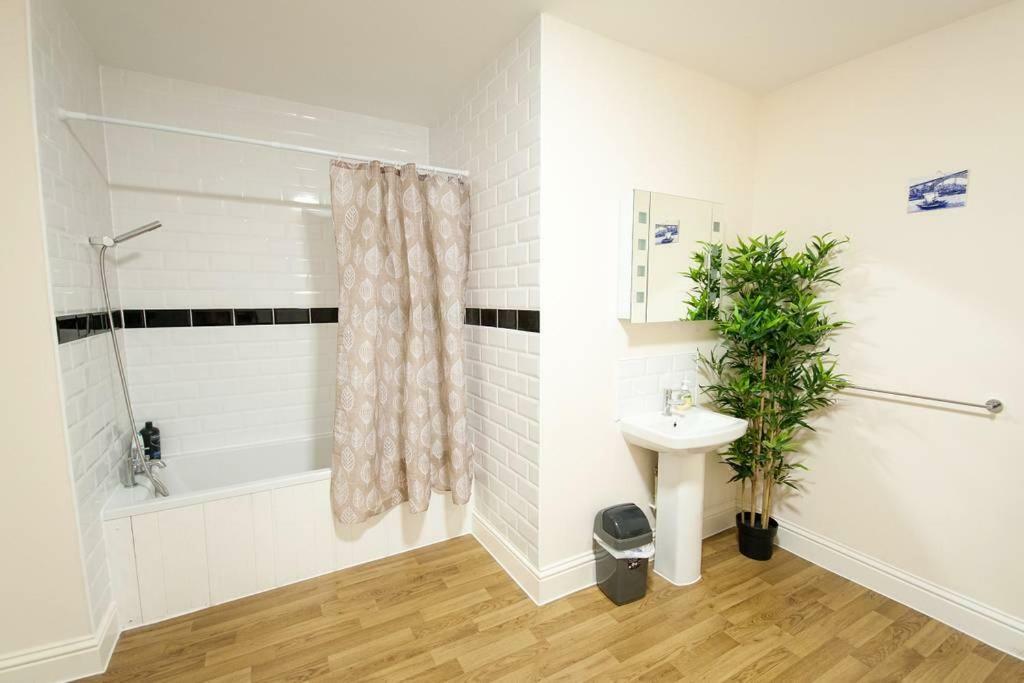 The Broadmead Forest - Spacious City Centre 3Bdr Apartment 브리스틀 외부 사진